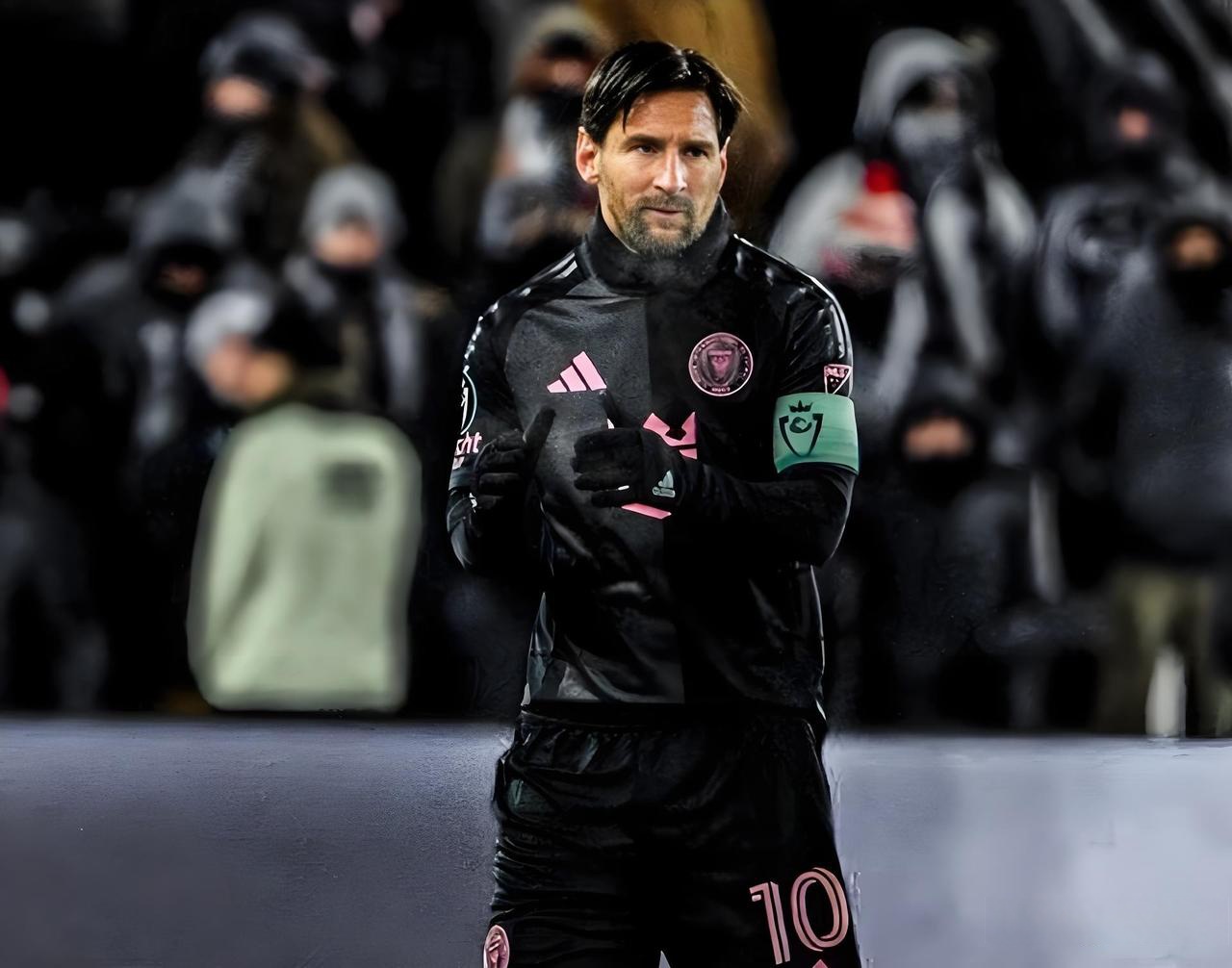  梅西连续十五场比赛得分超过刷新纪录，切尔西不断突破！