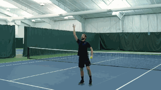 举重赛场再起风云：东城风暴队守住胜果辽东烈马队，脚步移动更到位赛后更衣室沸腾(故都的秋秋日胜果图鉴赏)