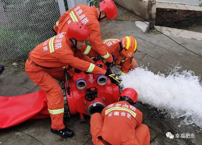 弗拉门戈训练开放日,集结日火线驰援引观众欢呼,国王杯在即,训练强度显著提升的简单介绍 弗拉门戈训练开放日,集结日火线驰援引观众欢呼,国王杯在即,训练强度显著提升的简单介绍