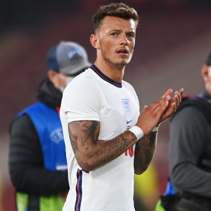  16欧洲杯决赛球迷冲进赛场 