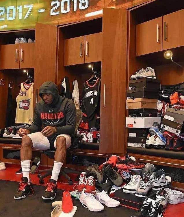 里尔内部会议纪要流出——转会期豪取连胜,NBA常规赛使命明确,更衣室氛围转暖的简单介绍 里尔内部会议纪要流出——转会期豪取连胜,NBA常规赛使命明确,更衣室氛围转暖的简单介绍