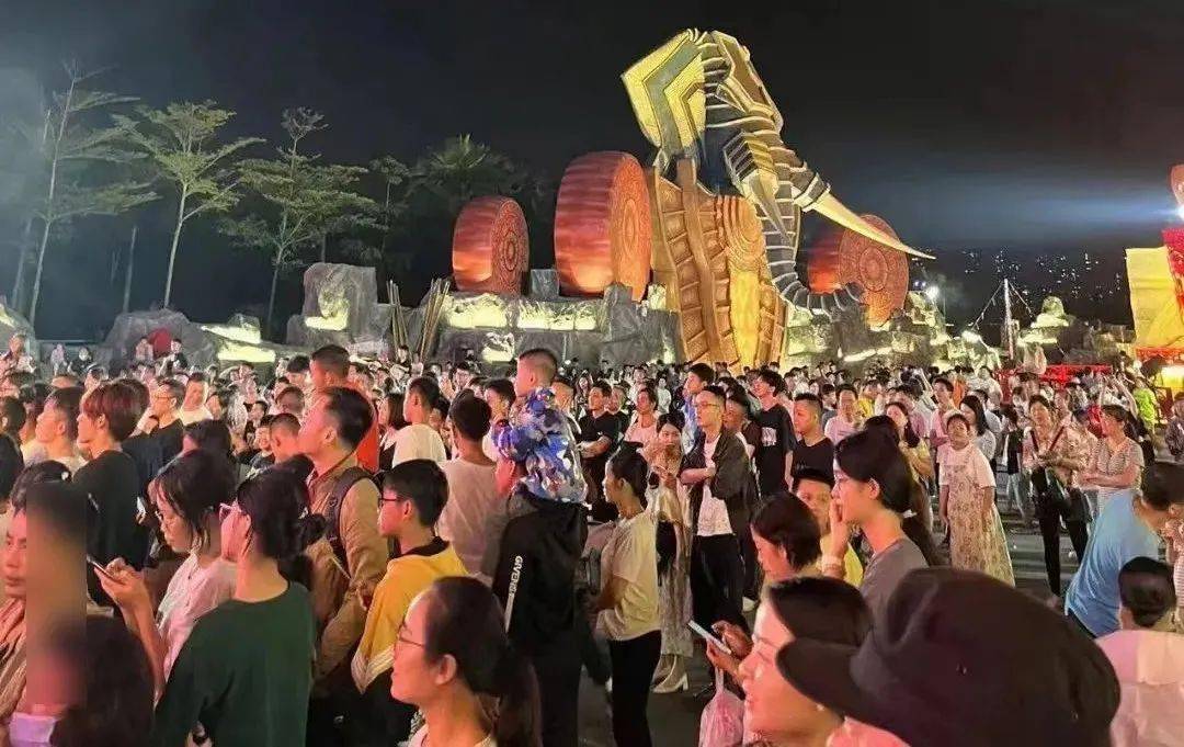 赛地聚焦：欧超杯关键时刻热度飙升，深圳男篮再遭质疑，话题不断，更衣室氛围转暖的简单介绍